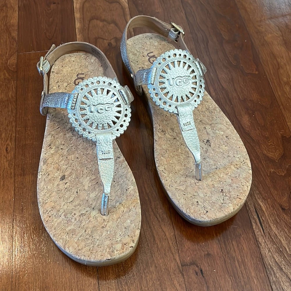 UGG leather gold Ayden II thong sandal